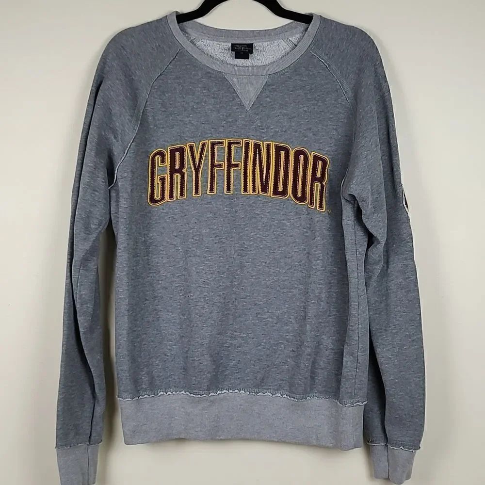 Gryffindor Gray Sweatshirt Wizarding World of Harry Potter Universal Studios
